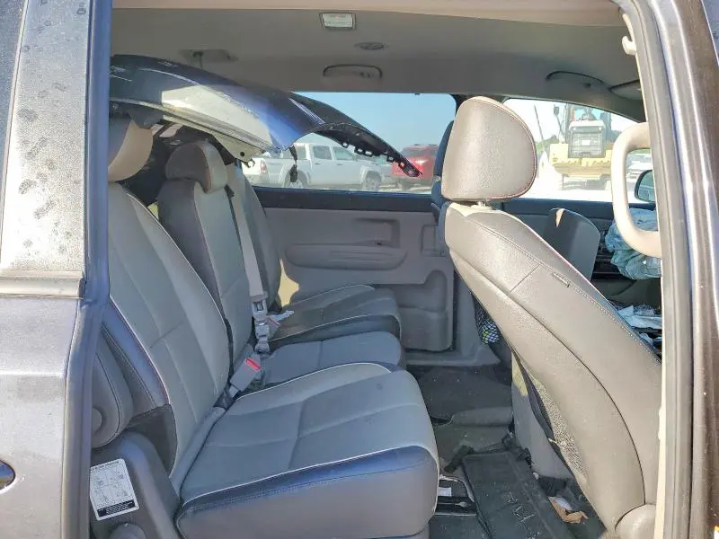 2017 KIA SEDONA LX  