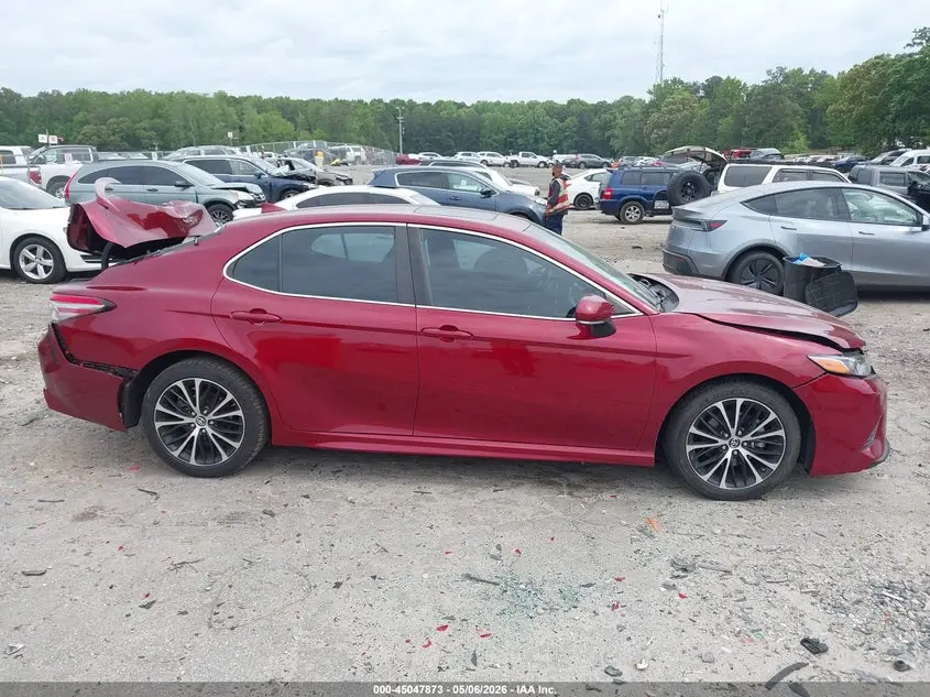 2018 TOYOTA CAMRY SE