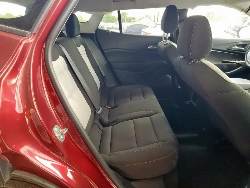 2025 CHEVROLET TRAX LS  