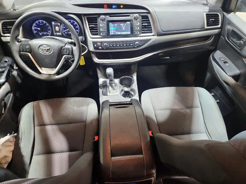 2018 TOYOTA HIGHLANDER LE  