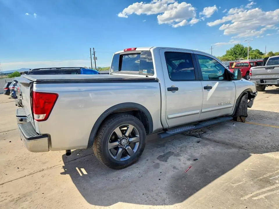 2015 NISSAN TITAN SV  
