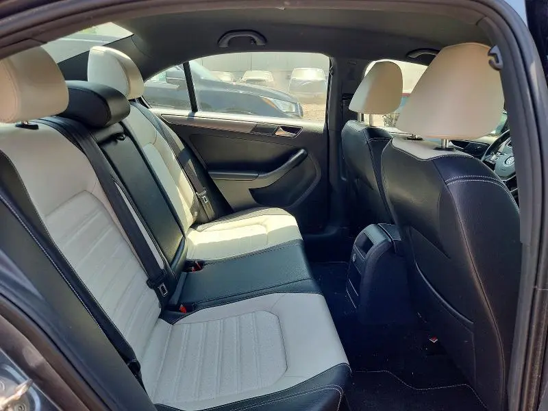 2016 VOLKSWAGEN JETTA SPORT  