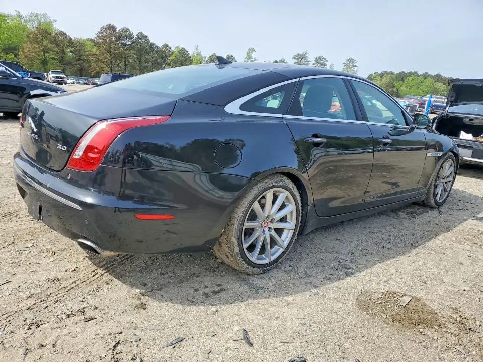 2015 JAGUAR XJ   