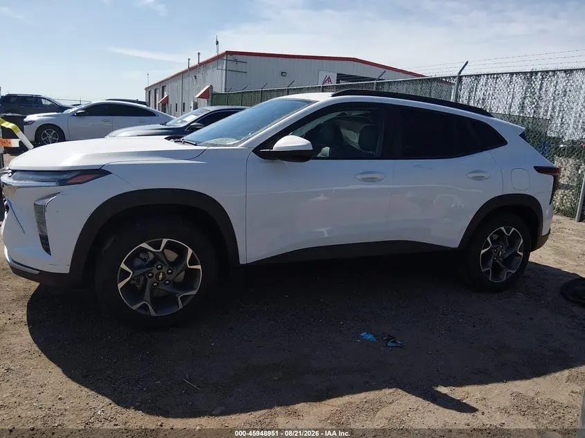 2025 CHEVROLET TRAX FWD LT