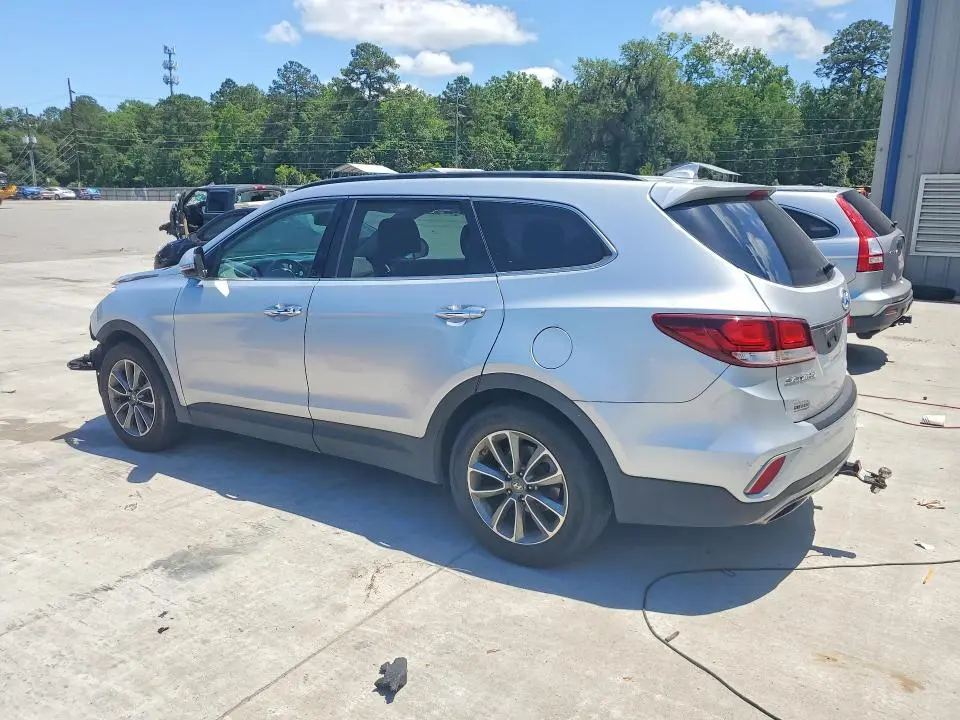 2018 HYUNDAI SANTA FE SE  