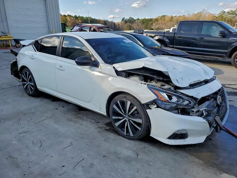 2019 NISSAN ALTIMA SR  