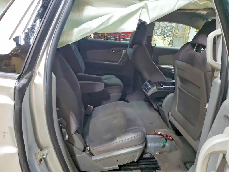 2012 CHEVROLET TRAVERSE LT  