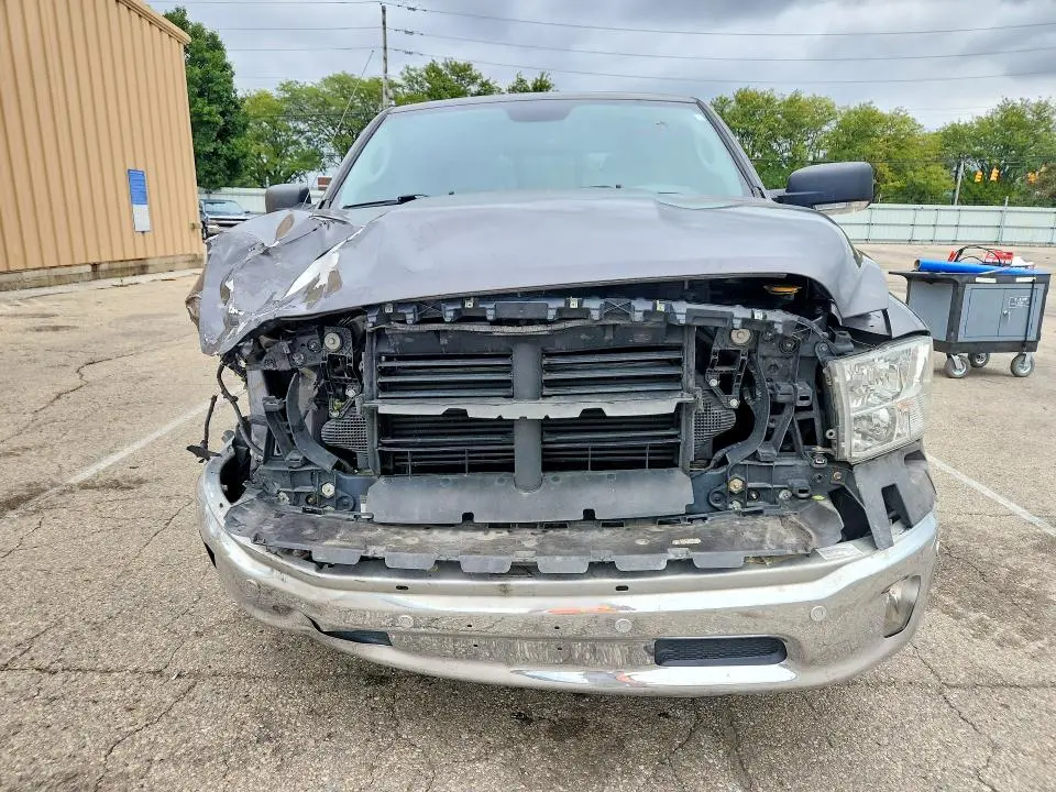 2018 RAM 1500 SLT  