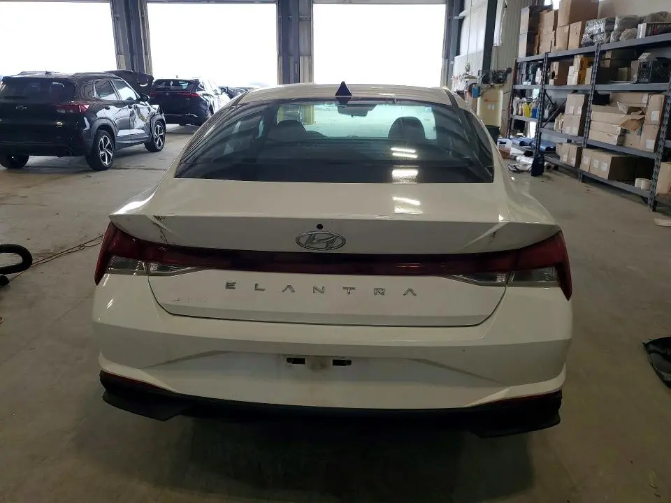 2022 HYUNDAI ELANTRA SEL  