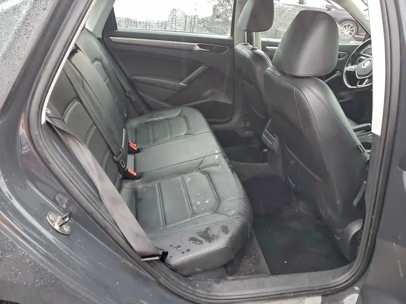 2017 VOLKSWAGEN PASSAT R-LINE  