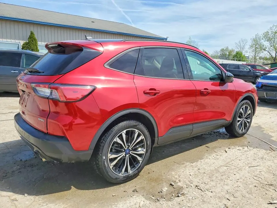 2021 FORD ESCAPE SE  