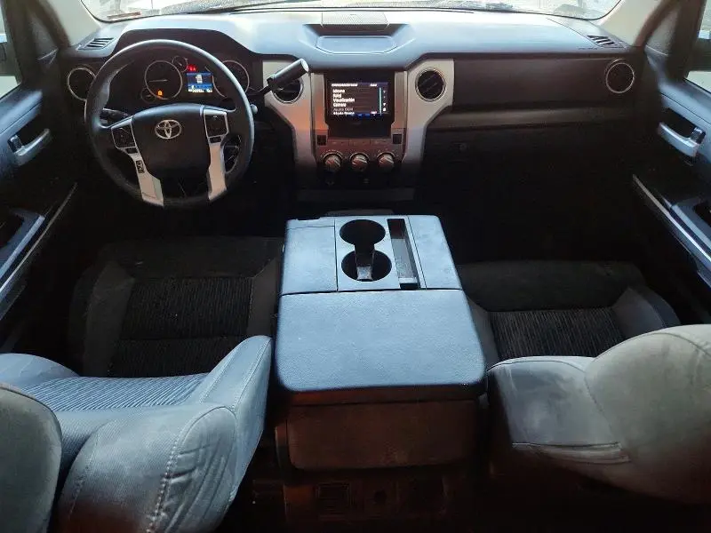 2016 TOYOTA TUNDRA CREWMAX SR5  