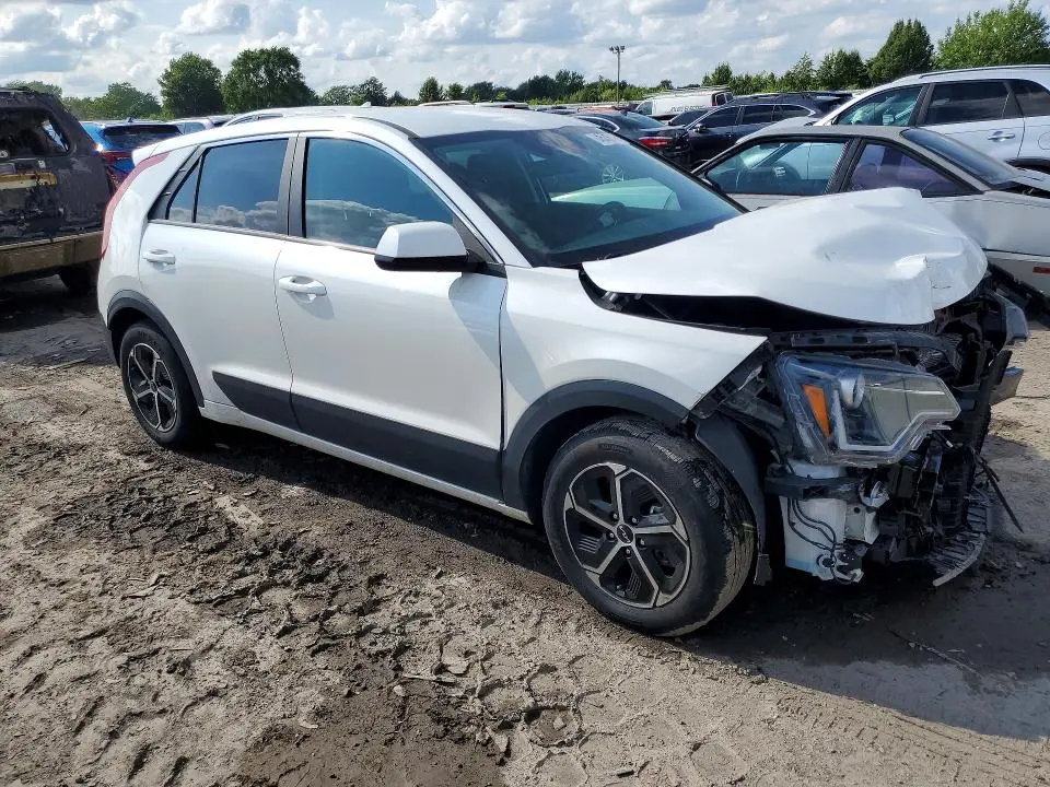 2024 KIA NIRO LX  