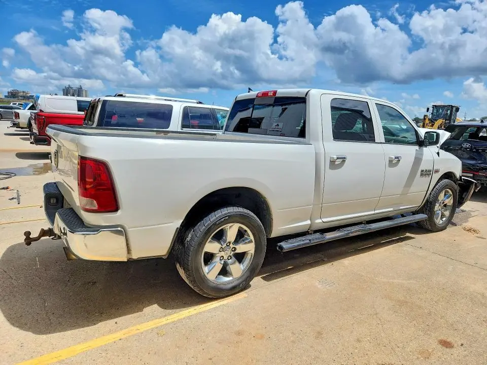 2014 RAM 1500 SLT  