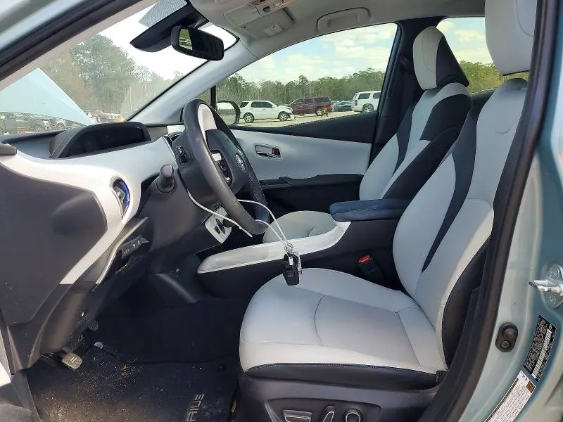 2016 TOYOTA PRIUS FOUR TOURING  