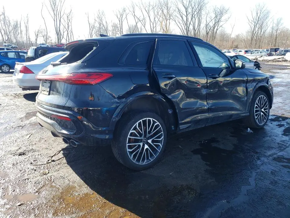 2025 AUDI SQ5 PRESTIGE  
