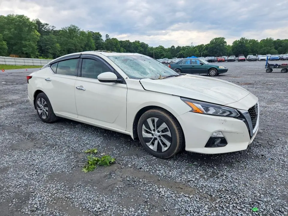 2020 NISSAN ALTIMA SV  