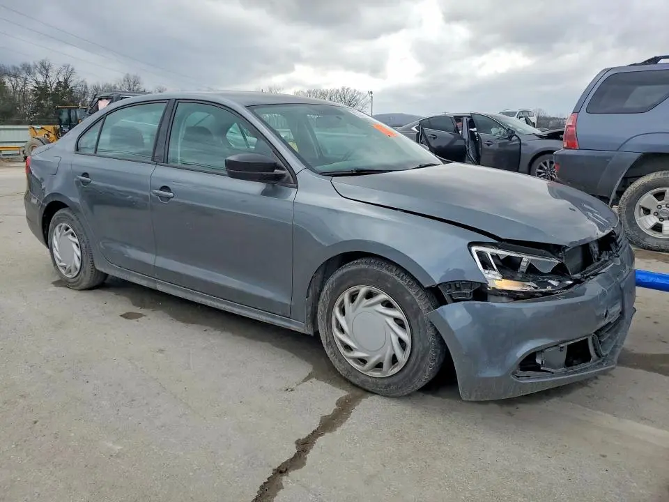 2013 VOLKSWAGEN JETTA BASE  