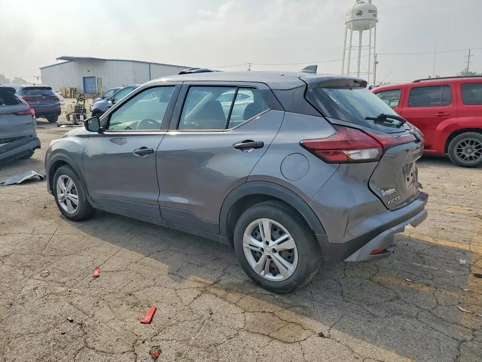 2022 NISSAN KICKS S  