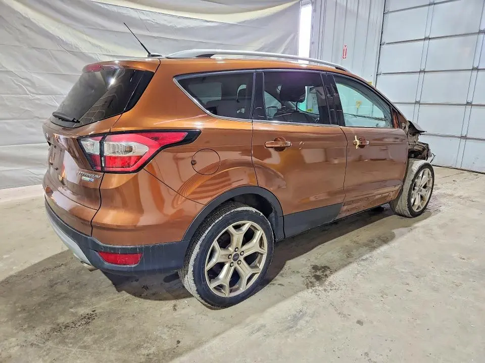 2017 FORD ESCAPE TITANIUM  