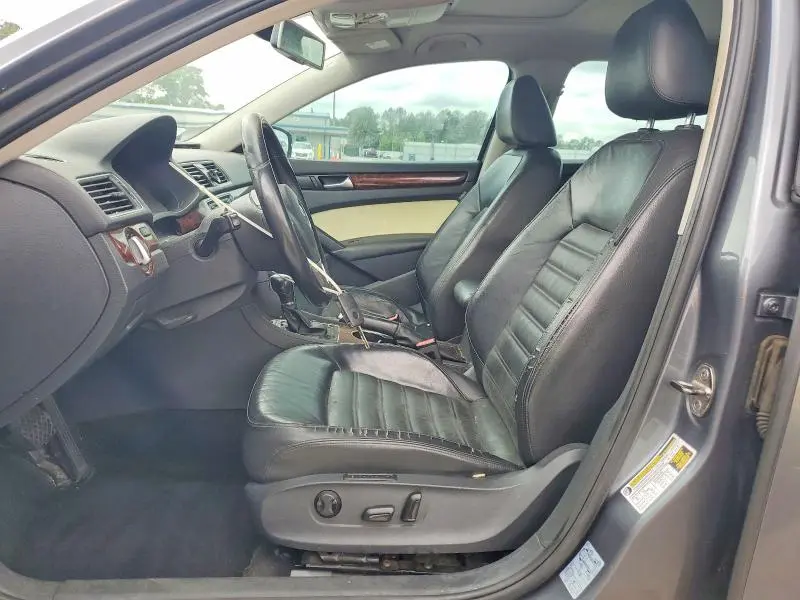 2013 VOLKSWAGEN PASSAT SEL  