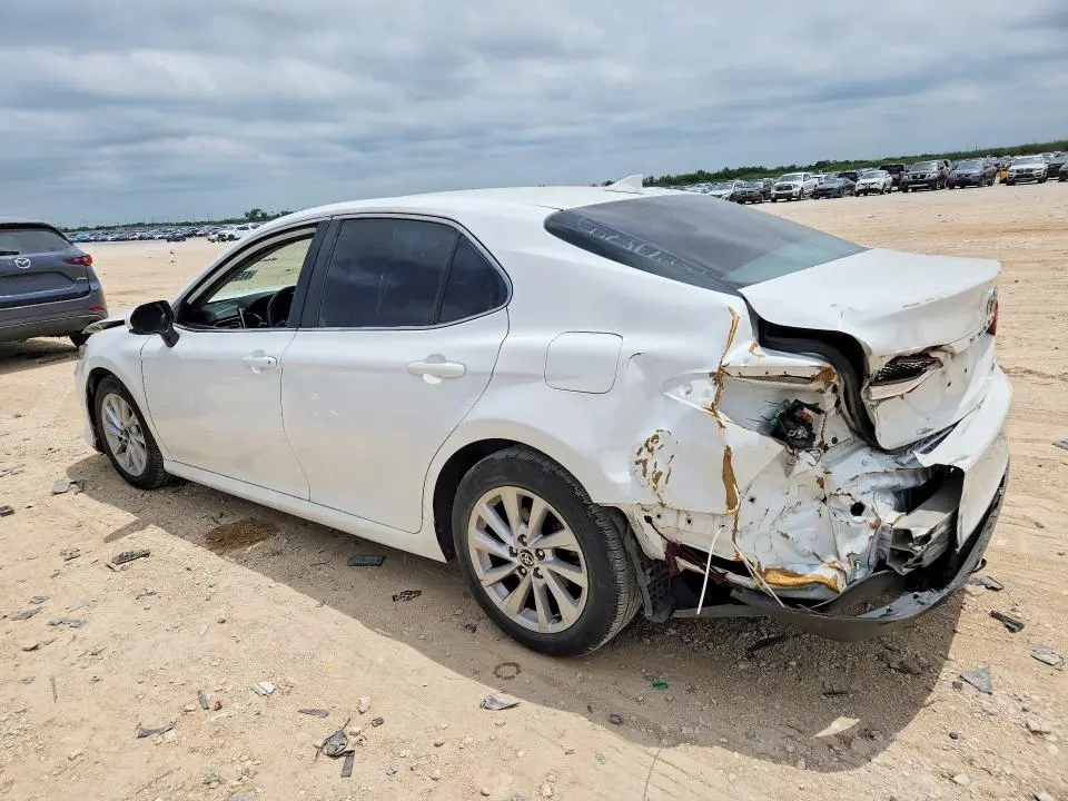 2021 TOYOTA CAMRY LE  