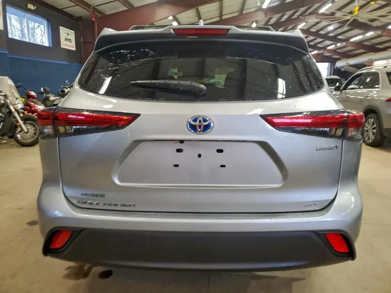 2021 TOYOTA HIGHLANDER HYBRID XLE  