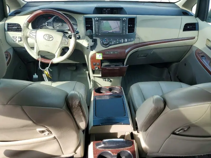 2011 TOYOTA SIENNA LIMITED 7-PASSENGER  
