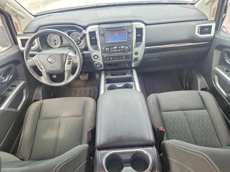 2017 NISSAN TITAN SV  