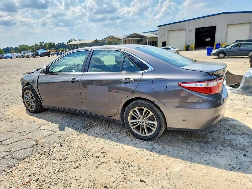 2017 TOYOTA CAMRY SE  