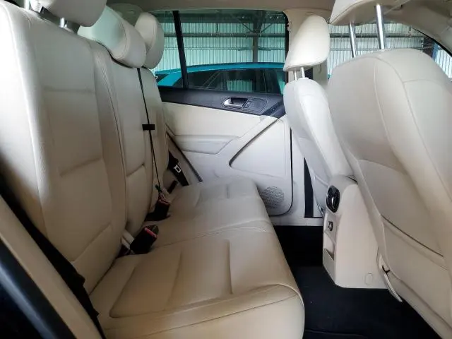 2012 VOLKSWAGEN TIGUAN S  