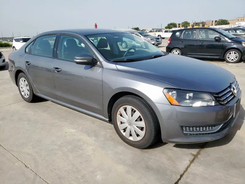 2013 VOLKSWAGEN PASSAT S