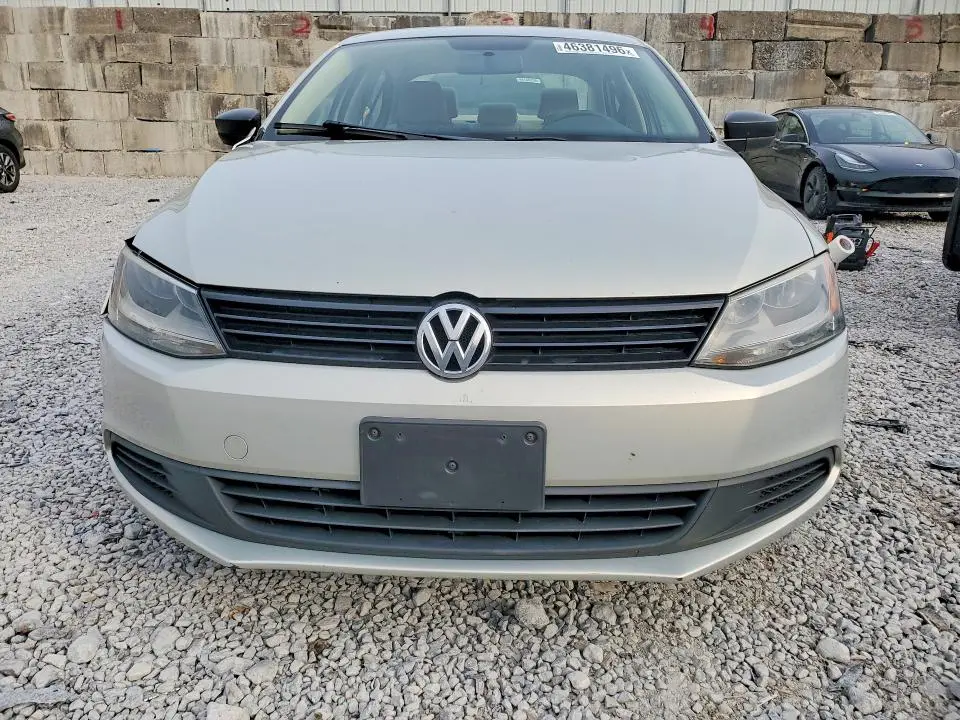 2011 VOLKSWAGEN JETTA SE  