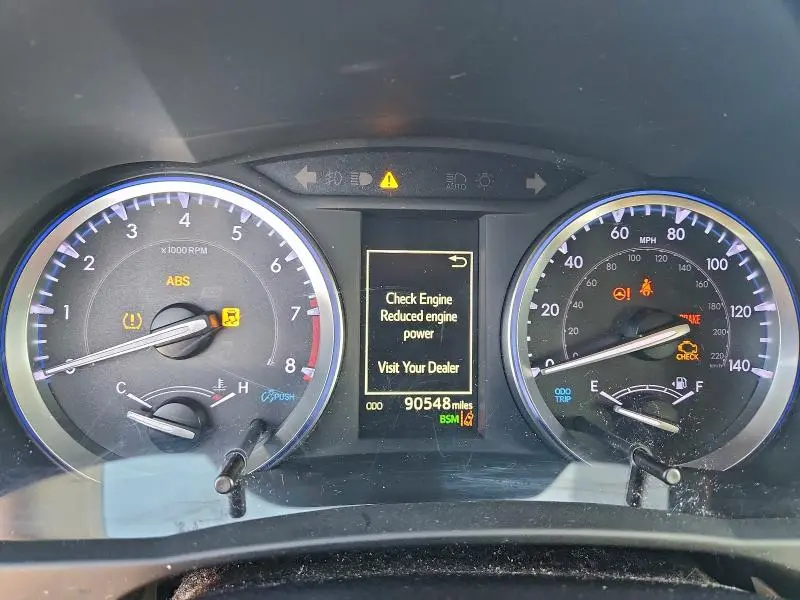 2019 TOYOTA HIGHLANDER SE  