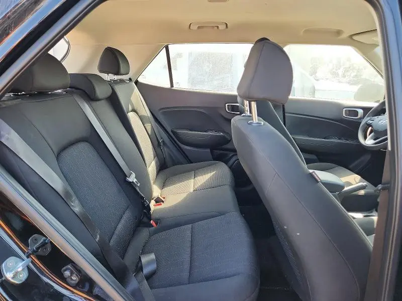 2023 HYUNDAI VENUE SE  
