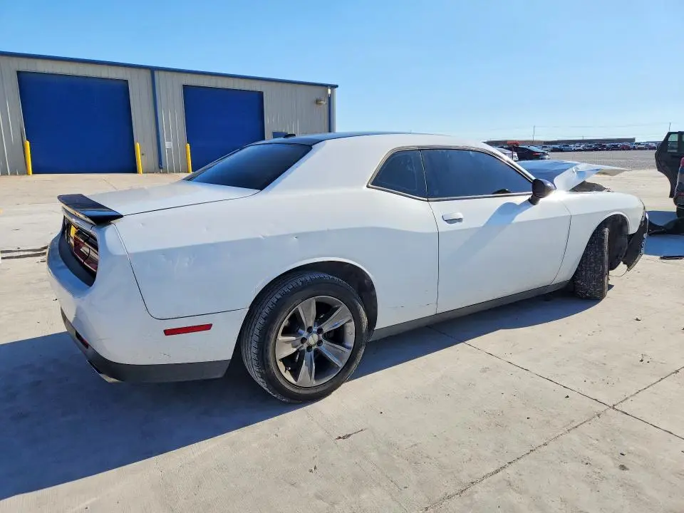 2015 DODGE CHALLENGER SXT  