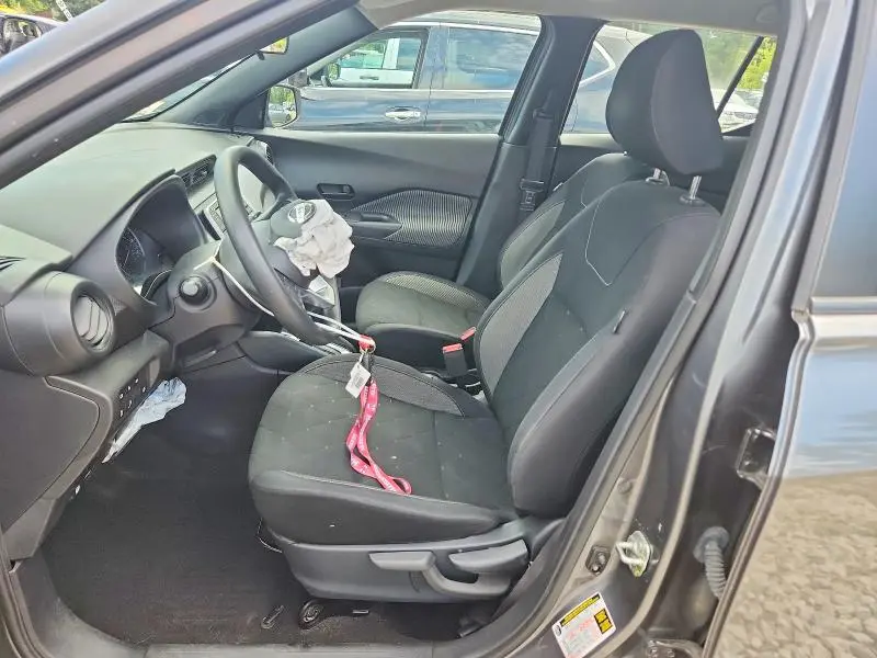 2020 NISSAN KICKS S  