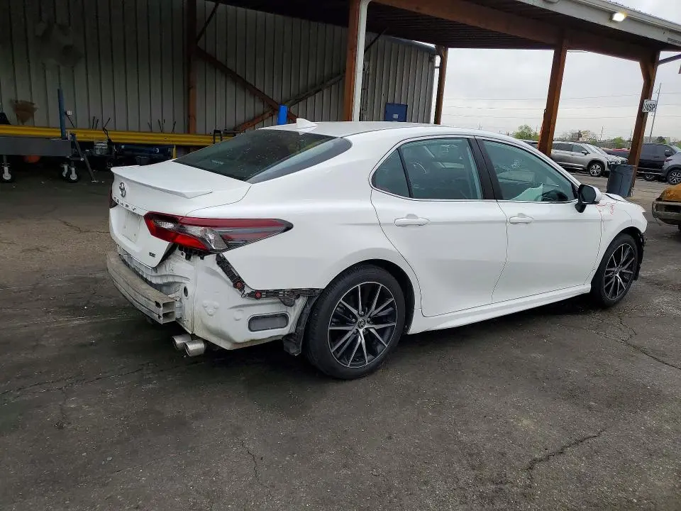 2021 TOYOTA CAMRY SE  