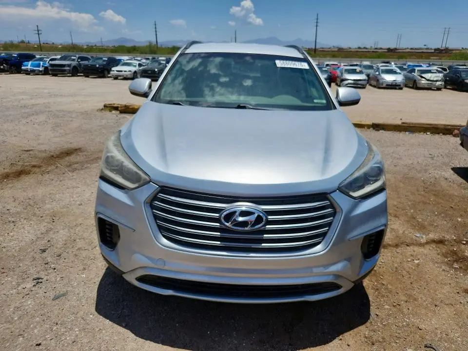 2017 HYUNDAI SANTA FE SE  