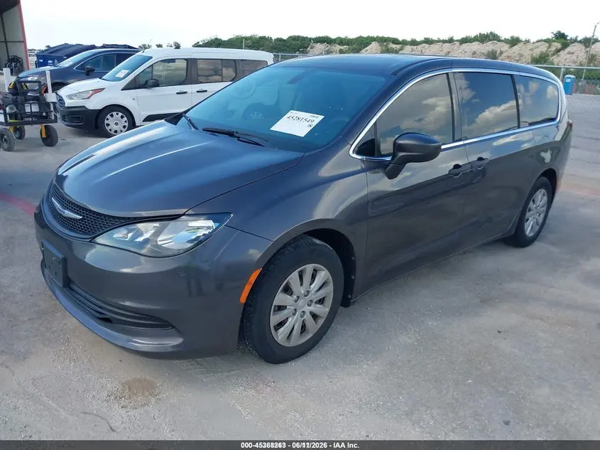 2020 CHRYSLER VOYAGER L