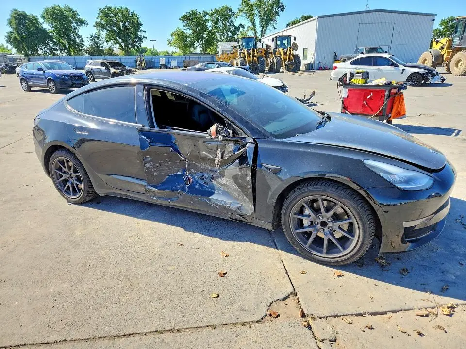 2018 TESLA MODEL 3   