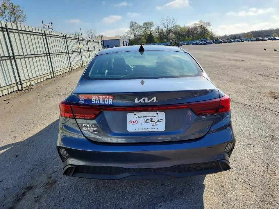 2022 KIA FORTE LXS  