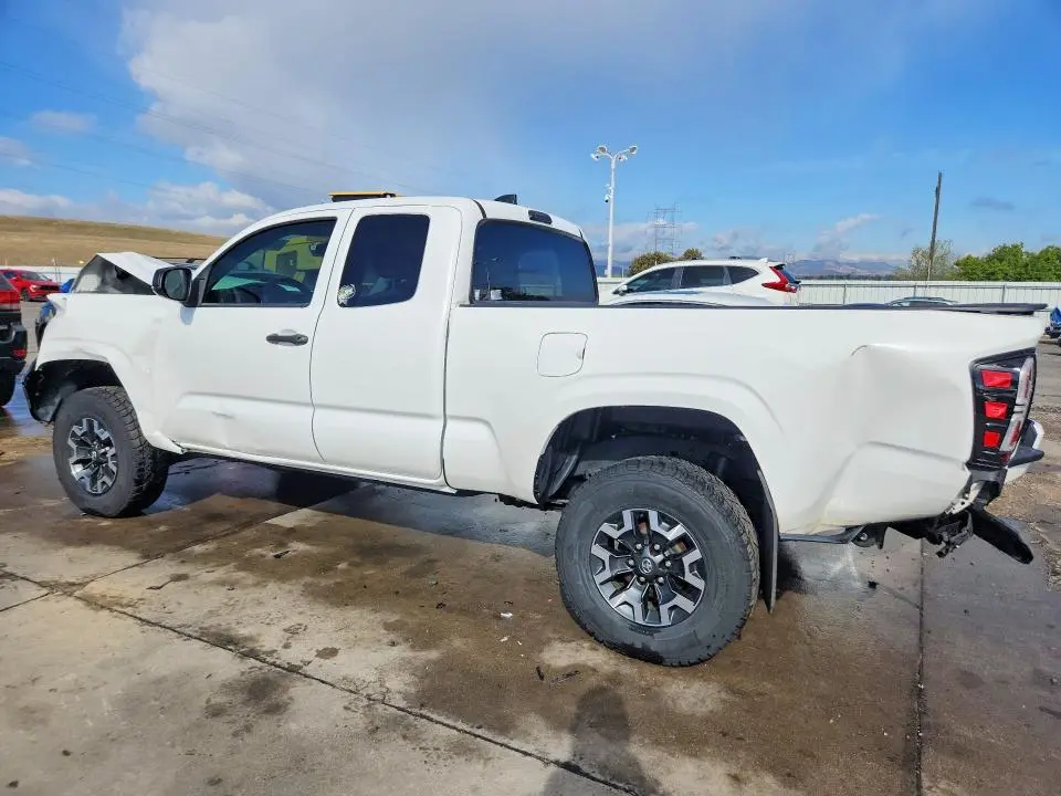 2020 TOYOTA TACOMA SR  