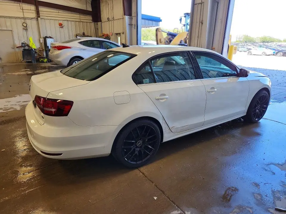 2016 VOLKSWAGEN JETTA SE  