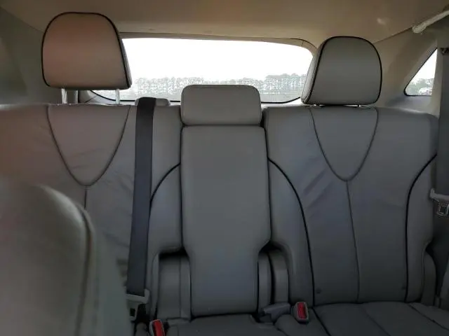 2013 TOYOTA VENZA LE  