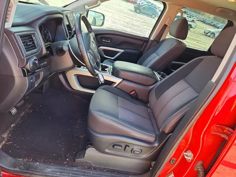 2022 NISSAN TITAN SV  