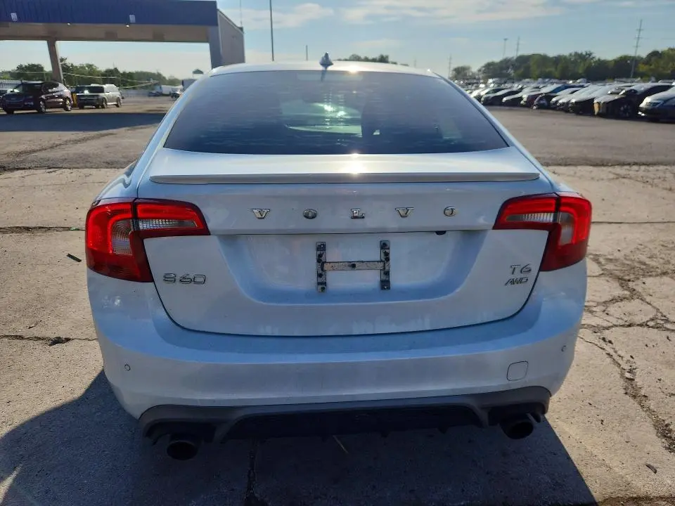 2017 VOLVO S60 R DESIGN  