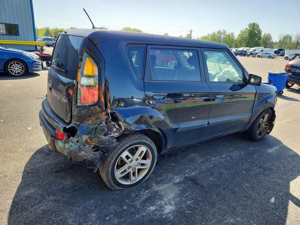 2010 KIA SOUL +  