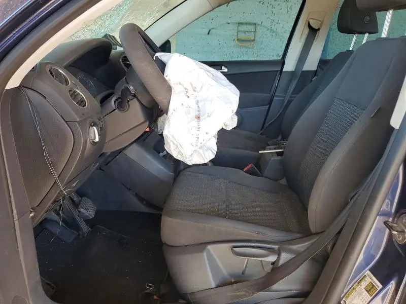 2011 VOLKSWAGEN TIGUAN S  