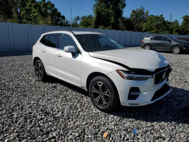 2022 VOLVO XC60 B5 MOMENTUM  